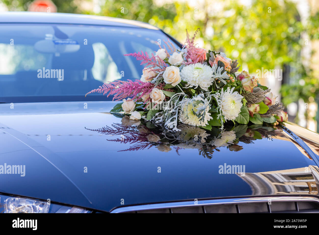 Black Wedding Car Decorations Hood Stock Photo by ©MAK7max 371222242