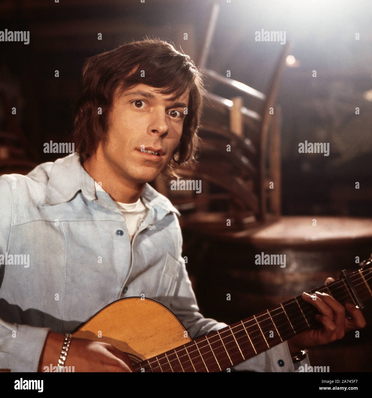 Reinhard Mey Show, Unterhaltungsshow, Deutschland 1972, Mitwirkender: Reinhard  Mey Stock Photo - Alamy