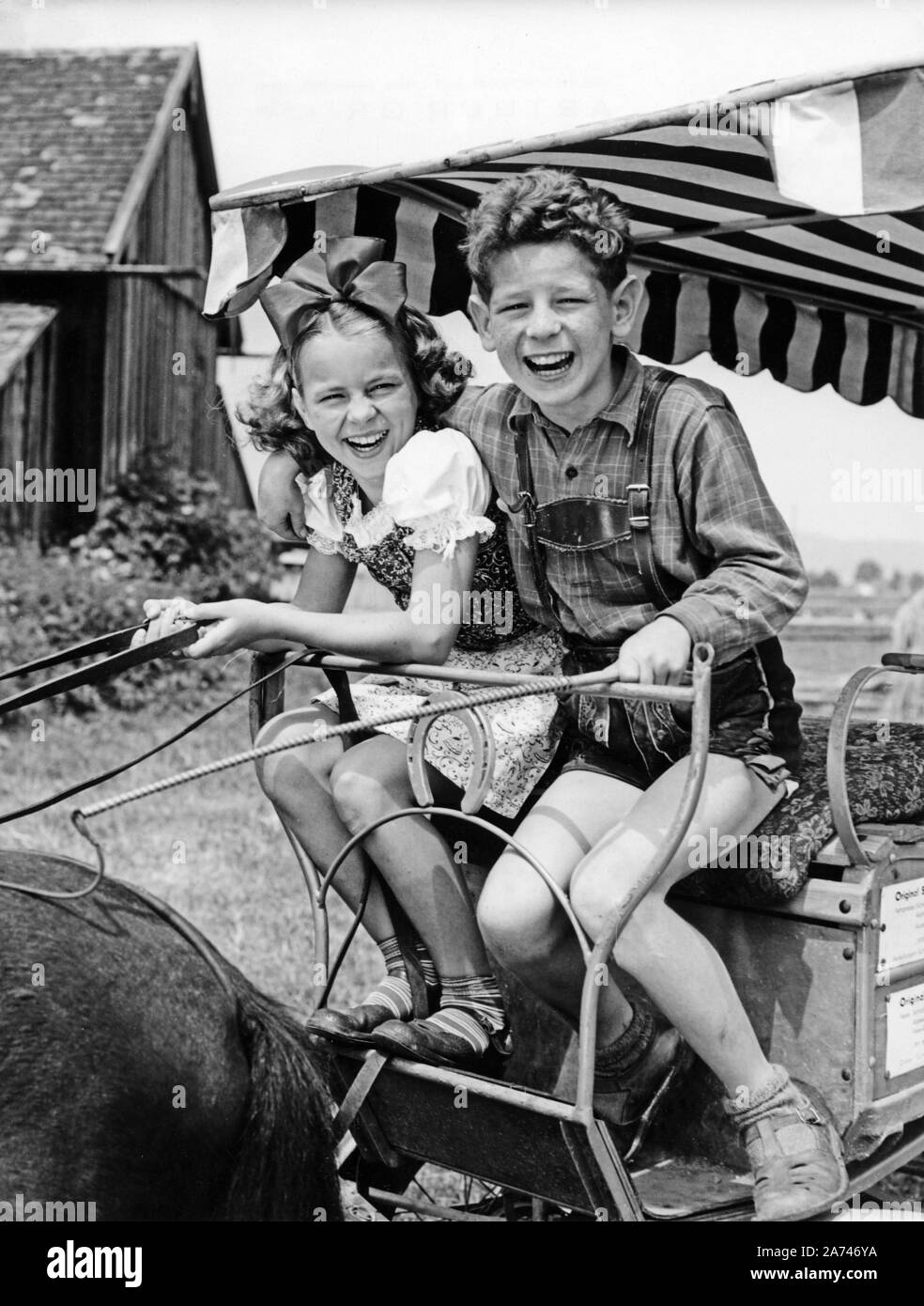 Große Star-Parade, Deutschland 1954, Regie: Paul Martin, Darsteller: Cornelia Conny Froboess, Peter Hinnen Stock Photo