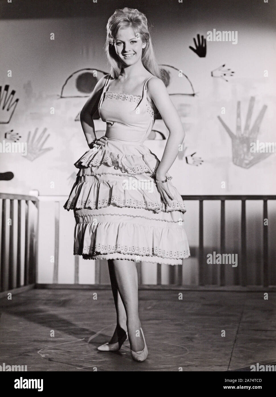 Heidi Brühl, deutsche Schlagersängerin und Schauspielerin, Deutschland späte 1950er Jahre. German schlager singer and actress Heidi Brühl, Germany late 1950s. Stock Photo