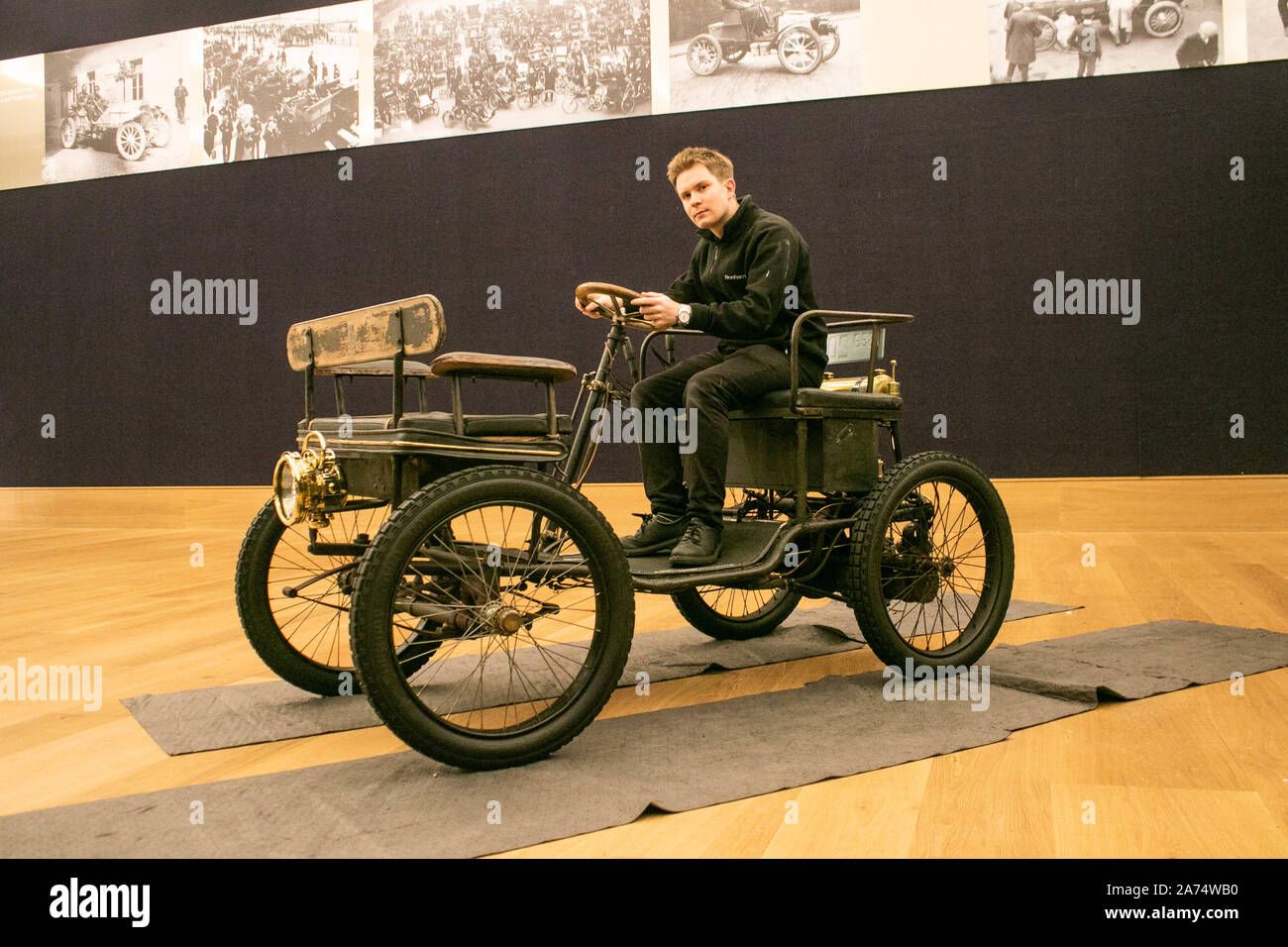 Bonhams London Uk 30 October 19 A Bonhams Assistant Sits On A C 19 Bruneau Quadlrilette