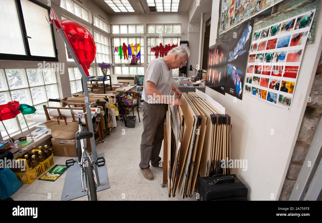 GERARD FROMANGER, FRENCH PAINTER Stock Photo Alamy