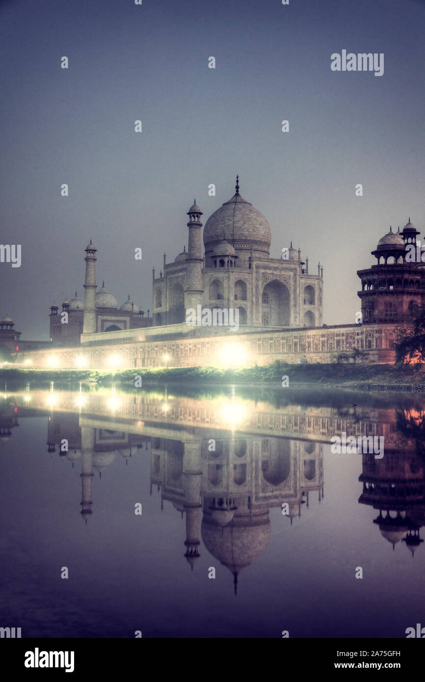 India, Uttar Pradesh, Agra, Taj Mahal (UNESCO site), on a full moon night Stock Photo