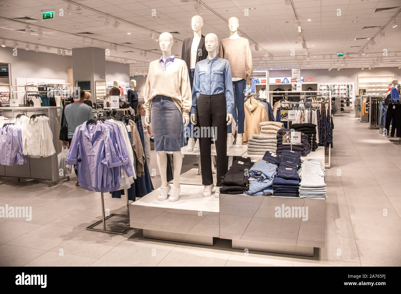 shopping summer clothes