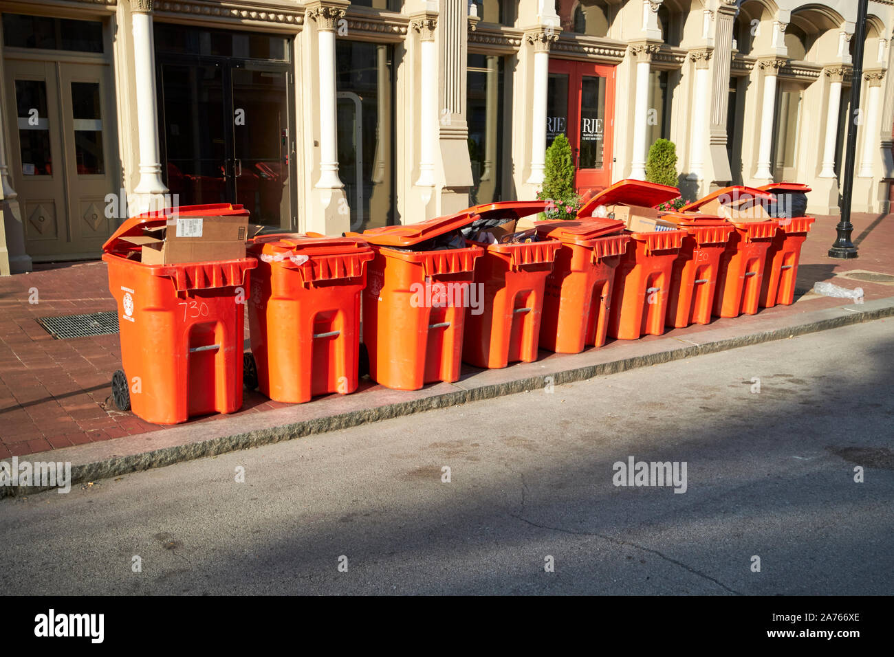 Curbside recycling bins us hires stock photography and images Alamy