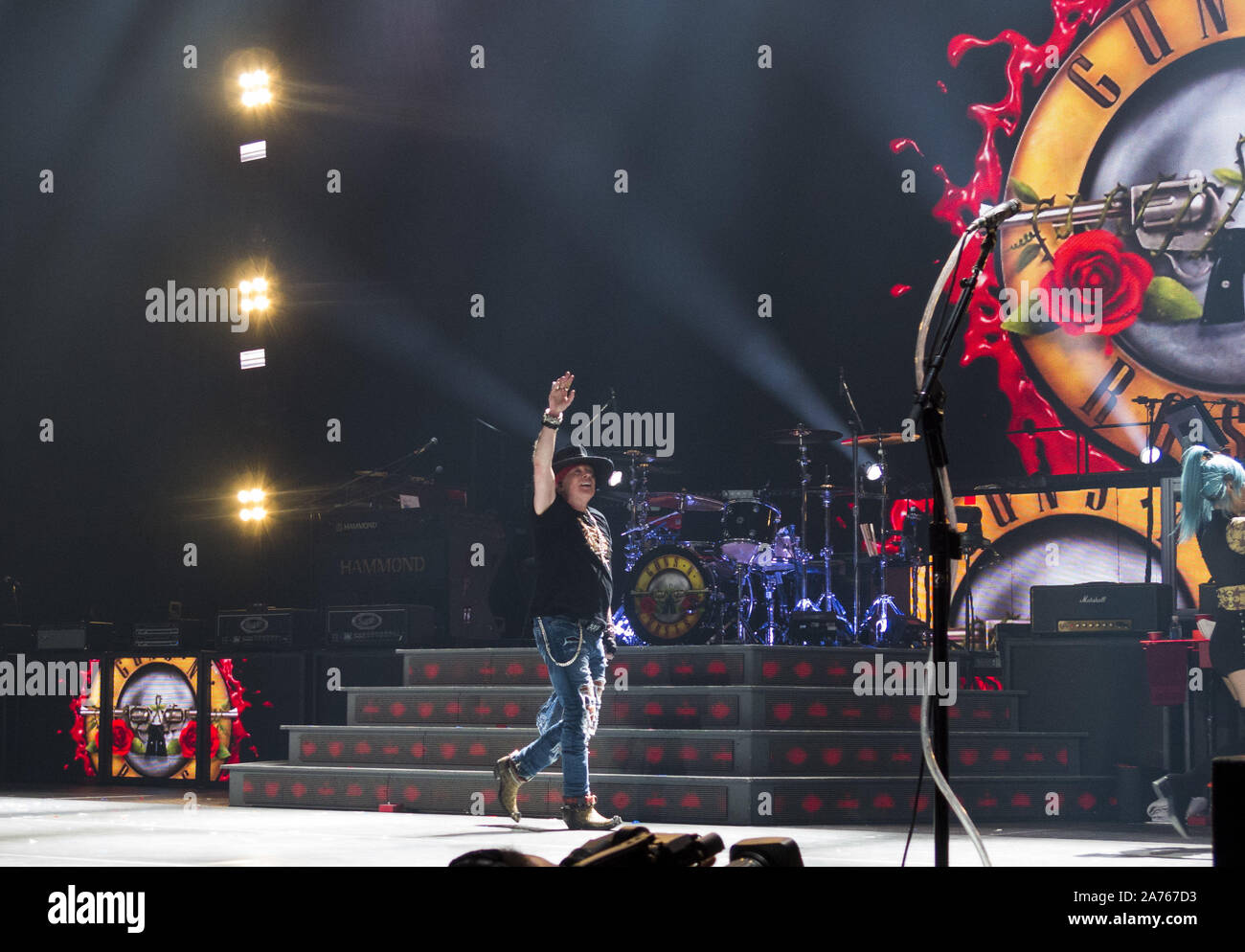 October 29, 2019, Salt Lake City, UT, USA: Axl Rose of the rock band Guns N' Roses waves to the crowd during a concert on their The Not in This Lifetime Tour at Vivint Smart Home Arena. (Credit Image: © KC Alfred/ZUMA Wire) Stock Photo