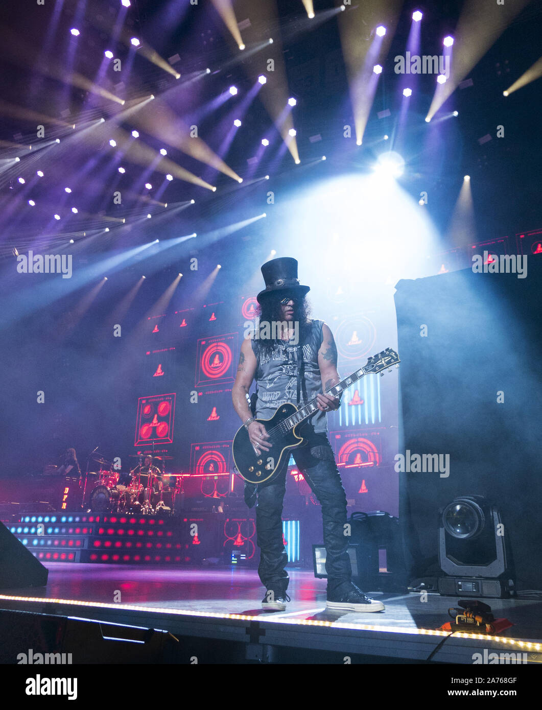 October 29, 2019, Salt Lake City, UT, USA: Guitarist Slash of the rock band Guns N' Roses performs live onstage during a concert on their The Not in This Lifetime Tour at the Vivint Smart Home Arena. (Credit Image: © KC Alfred/ZUMA Wire) Stock Photo
