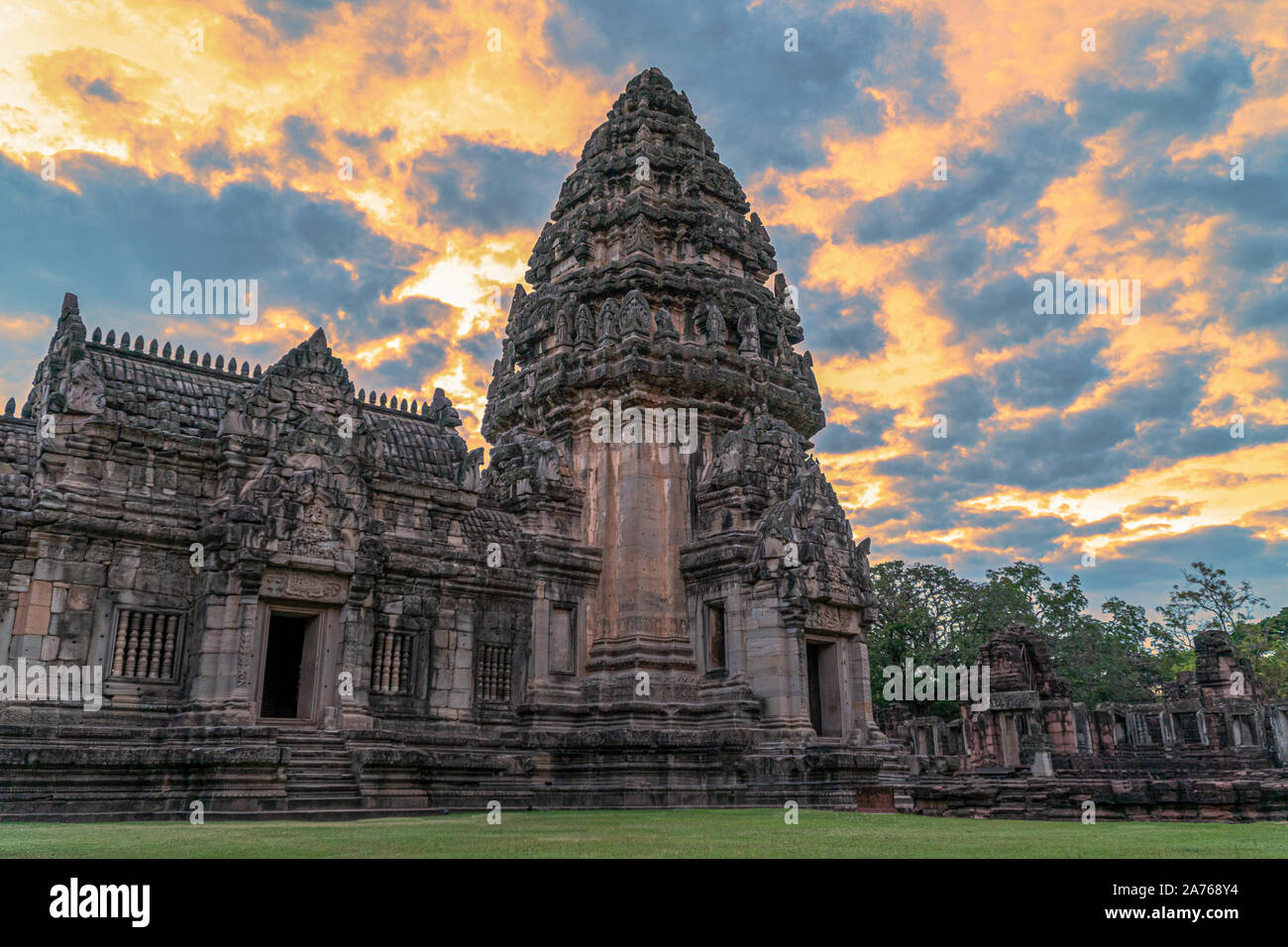 The Beautiful Stone Castle In Phimai Historical Park Prasat Hin Phimai Ancient Khmer Temple In Nakhon Ratchasima Province Thailand Phimai Stone Cast Stock Photo Alamy The Beautiful Stone Castle In Phimai Historical Park Prasat Hin Phimai Ancient Khmer Temple In Nakhon Ratchasima Province Thailand Phimai Stone Cast Stock Photo Alamy