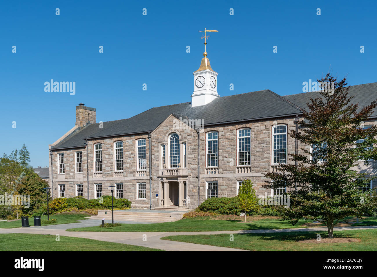 KINGSTON, RI/USA - SEPTEMBER 26, 2019: Green Hall on the campus of the  University of Rhode Island Stock Photo - Alamy