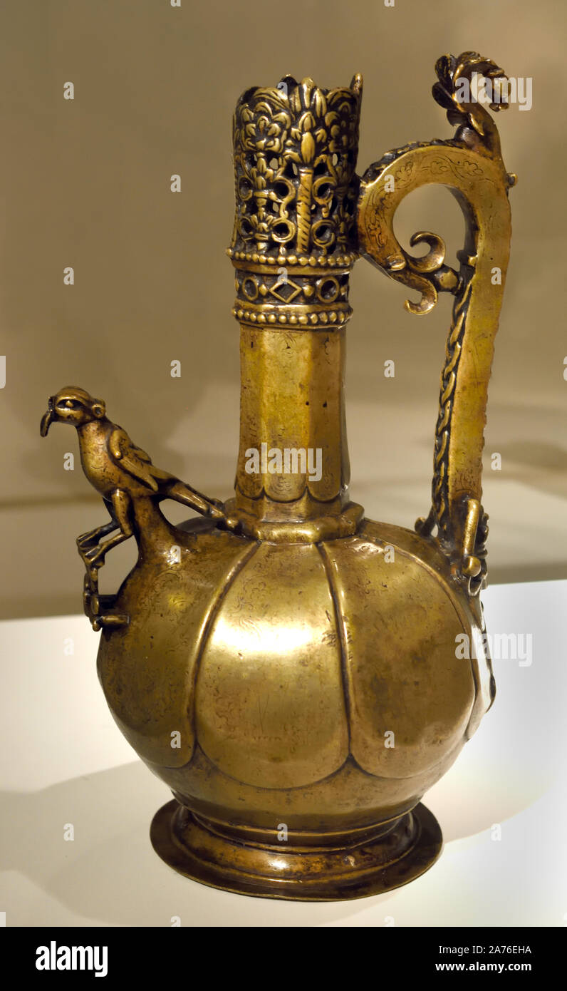 Early Islamic Ewer. Bronze (brass), copper cast, forged, engraved and inlaid. Iraq 8th-9th century  Hermitage Museum Stock Photo