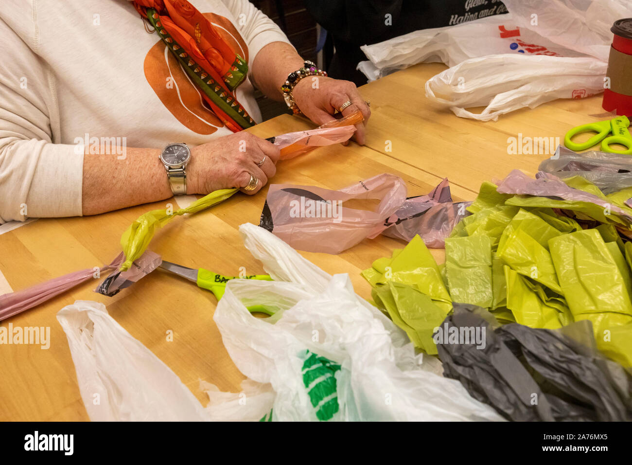 Wyandotte Michigan Women Make Sleeping Mats For Homeless People