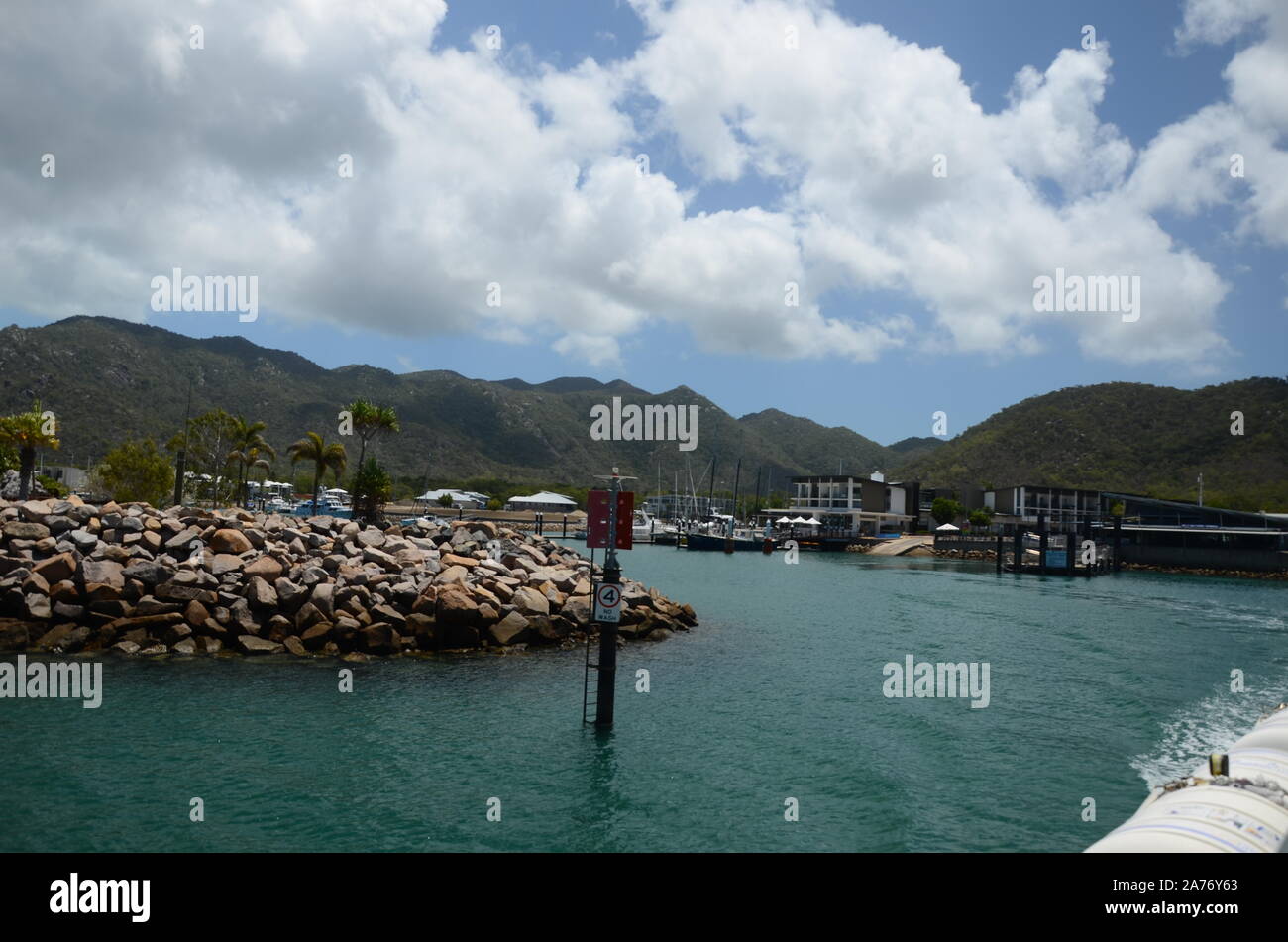 Island Ferry, Nelly Bay ferry crossing Stock Photo Alamy