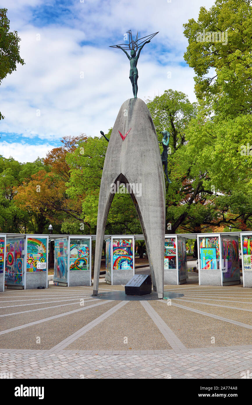 Children's Peace Monument in the Hiroshima Peace Memorial Park, Hiroshima, Japan Stock Photo