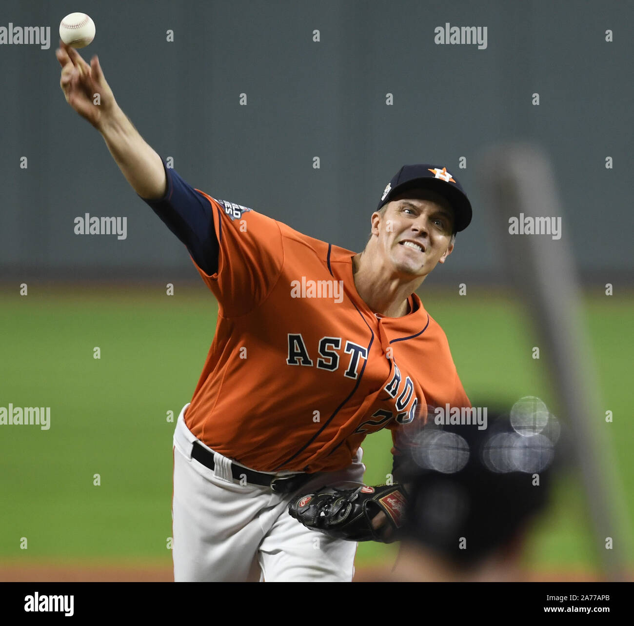 Photo: Milwaukee Brewers starting pitcher Zack Greinke throws a pitch at  Yankee Stadium in New York - NYP20110628102 