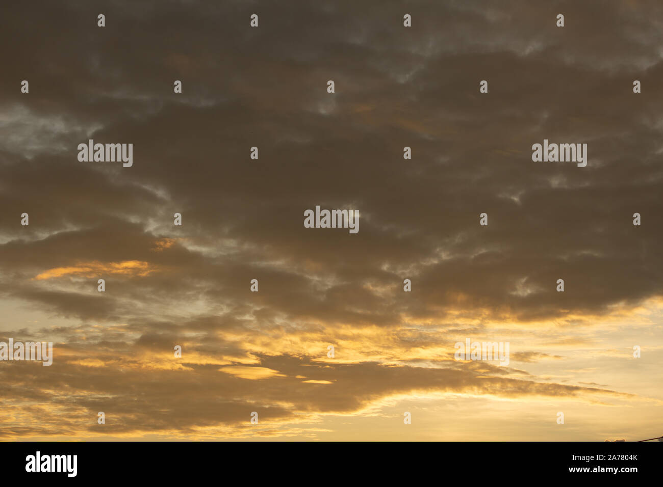Orange colour cloud formation hi-res stock photography and images - Alamy