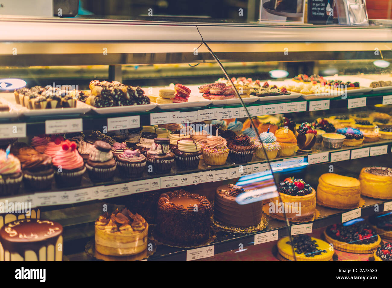 Whole foods store cake hires stock photography and images Alamy