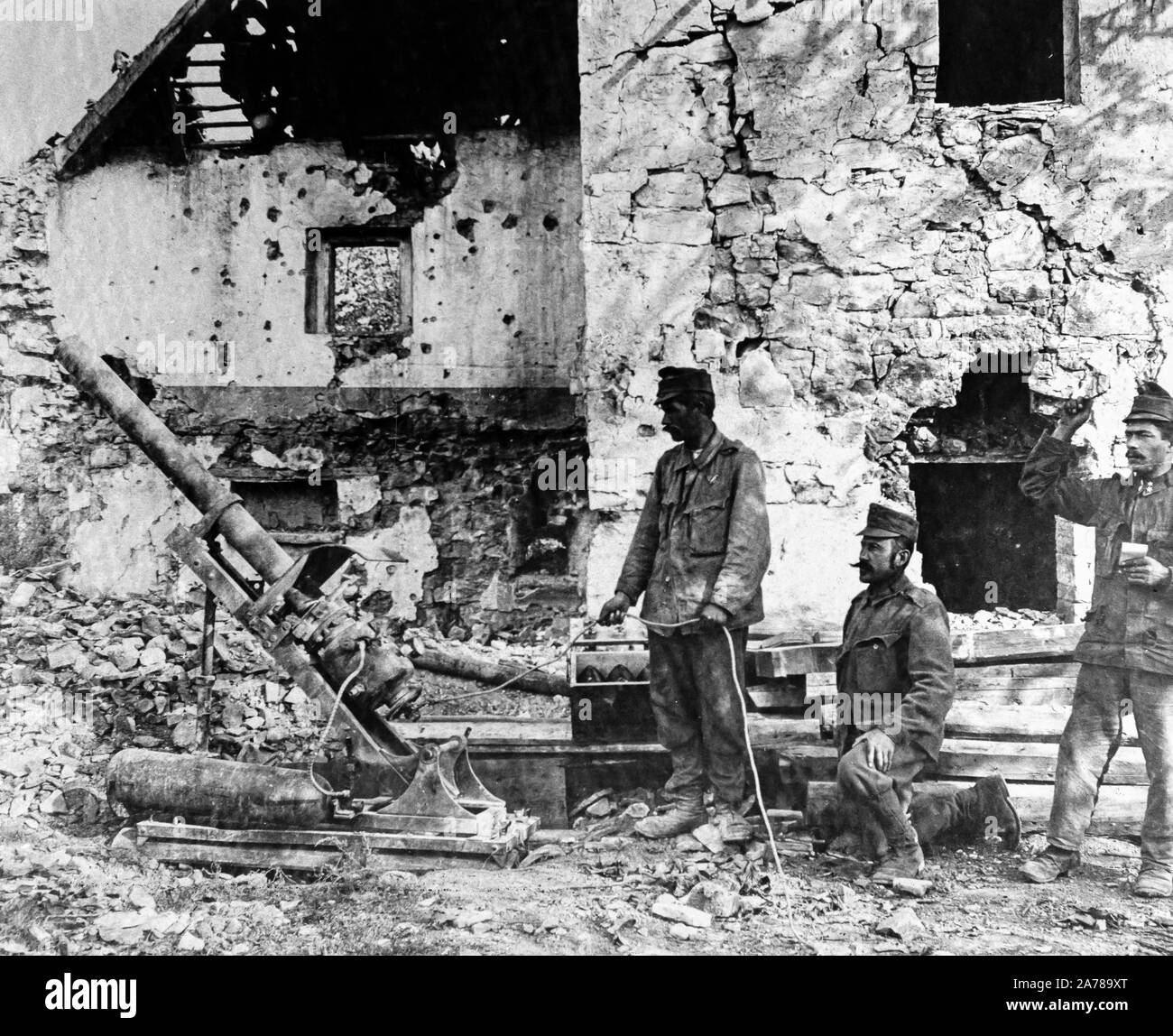 Austrian troops in action with flamethrowers, World War I Stock Photo