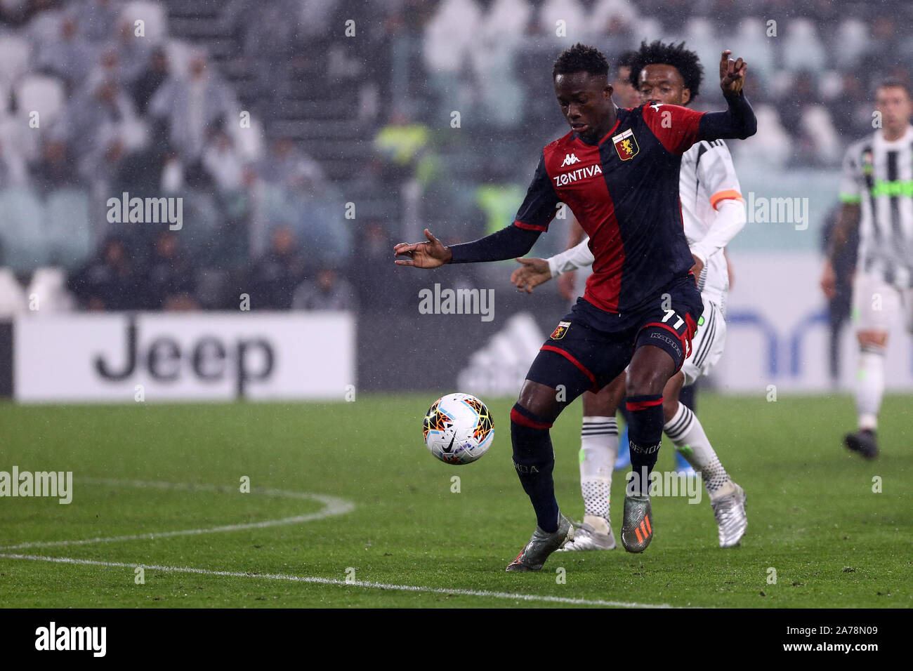 Christian Kouame of ACF Fiorentina and Alex Sandro of Juventus FC compete  for the ball during the Serie A football match between Juventus FC and ACF  Stock Photo - Alamy