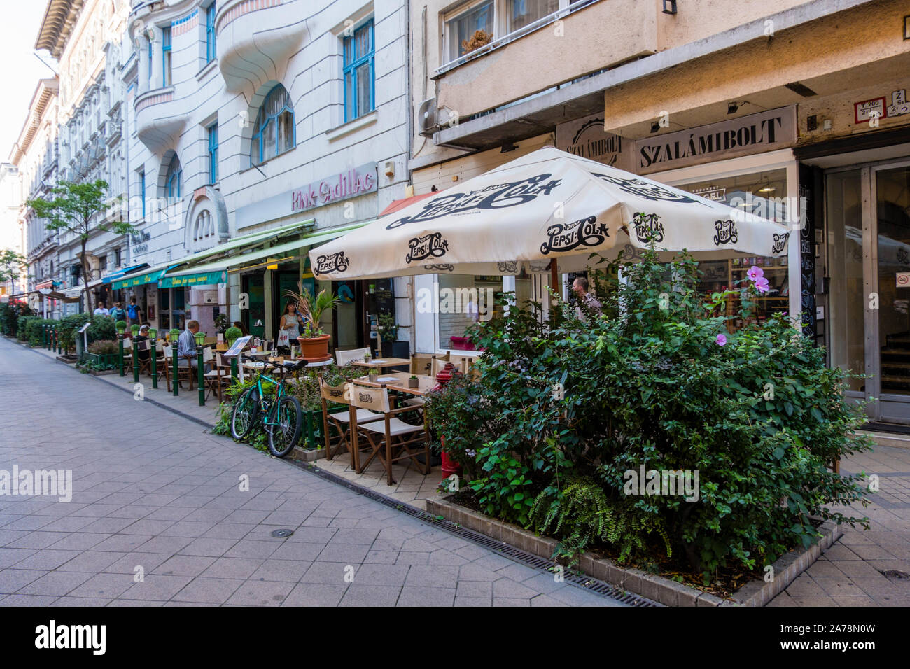 Budapest restaurant hi-res stock photography and images - Page 5 - Alamy