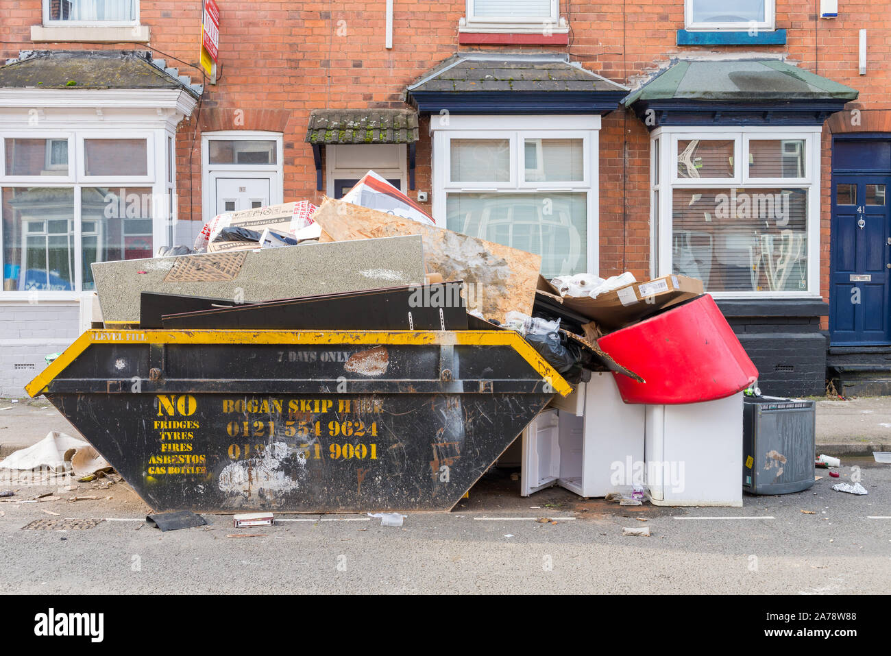 Pile of rubbish outside house hires stock photography and images Alamy