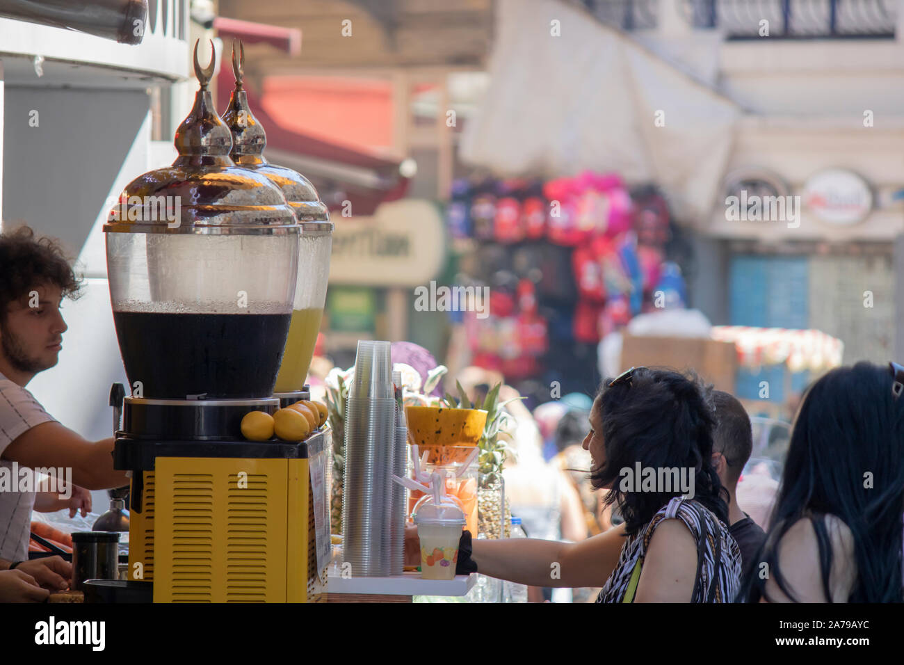 Juice dispenser hi-res stock photography and images - Alamy