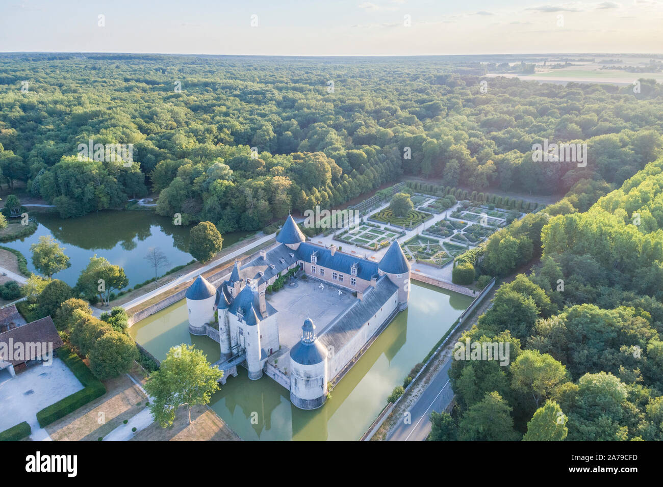 France, Loiret, Chilleurs aux Bois, Chateau de Chamerolles Park and Gardens, castle and the Jardin Renaissance (aerial view) // France, Loiret (45), C Stock Photo