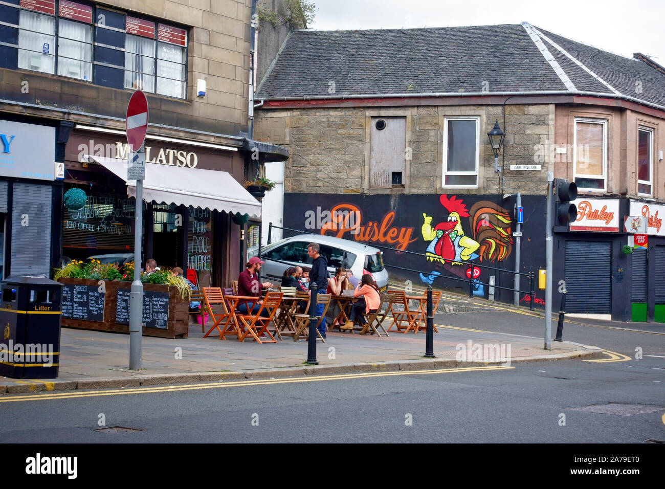 Cafe with pavement seating in the Renfrewhire town of Paisley Stock Photo
