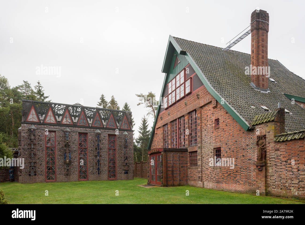 Jesteburg, Kunststätte Bossard, Atelierhaus, 1912-1914 von Johann Michael Bossard erbaut, links der 'Kunsttempel', 1926-1930 Stock Photo