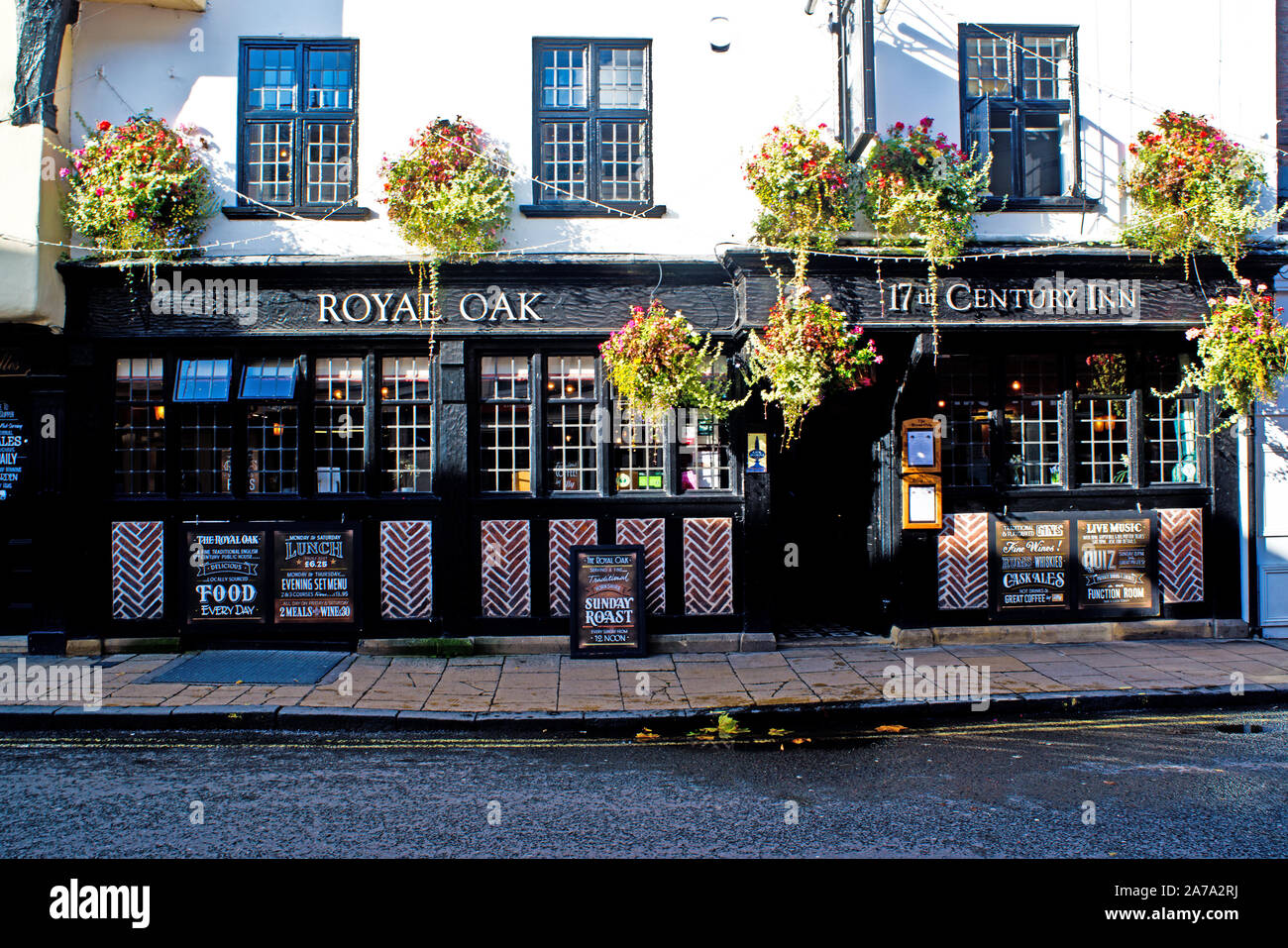 The Royal Oak 17th Century Inn, Goodramgate, York, England Stock Photo