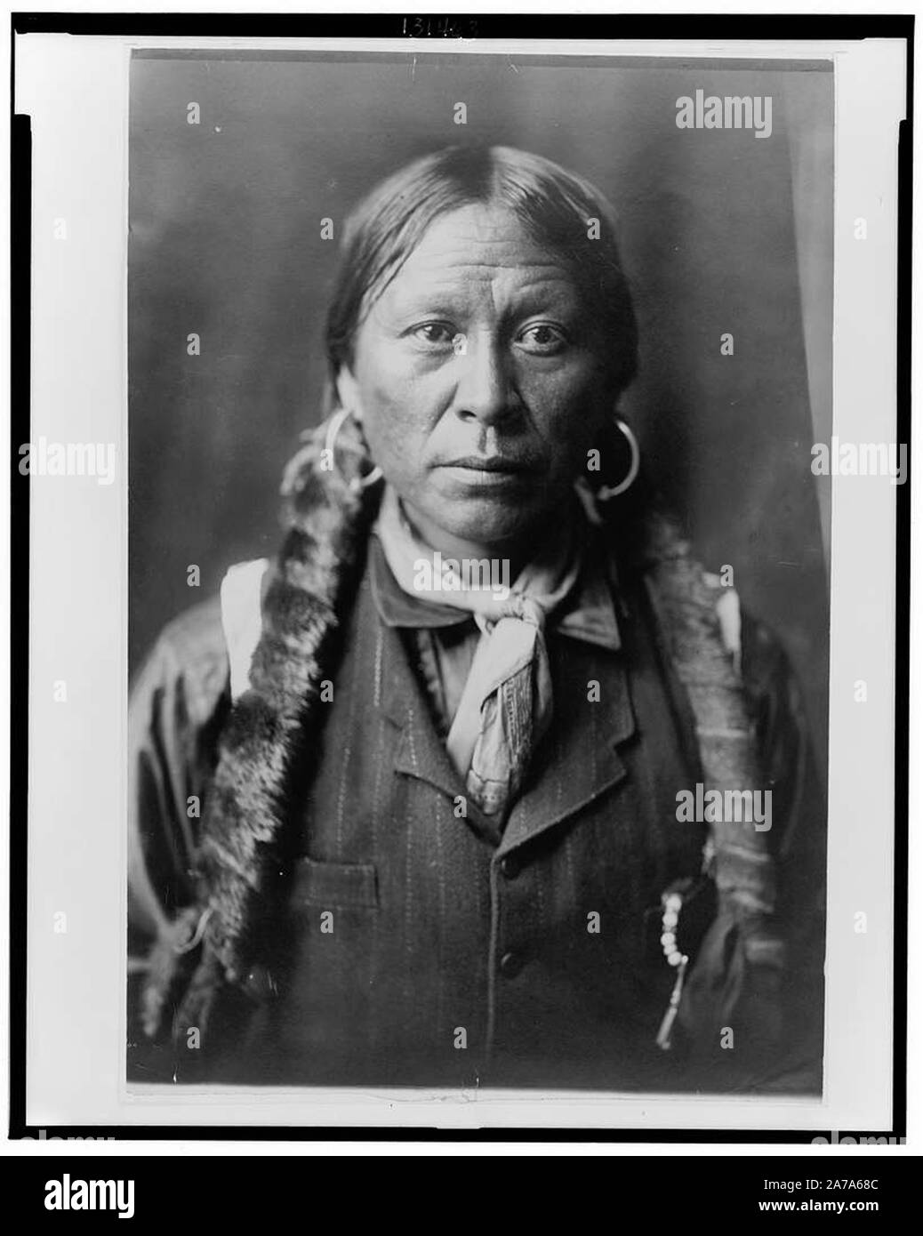 Vintage native american indian portrait photograph Stock Photo - Alamy