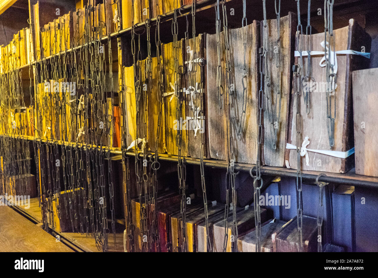Chained books in library hi-res stock photography and images - Alamy