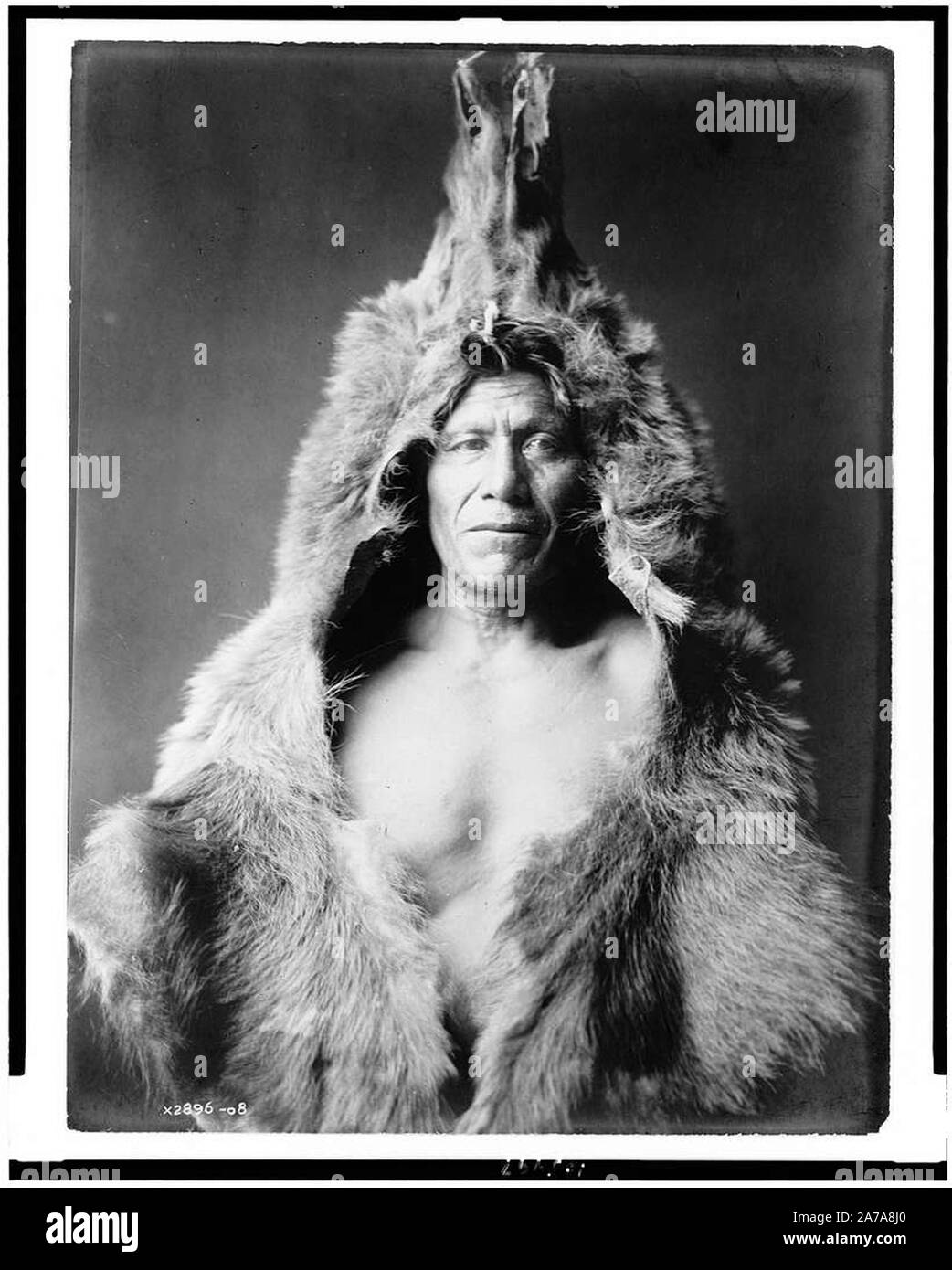 Vintage native american indian portrait photograph Stock Photo - Alamy