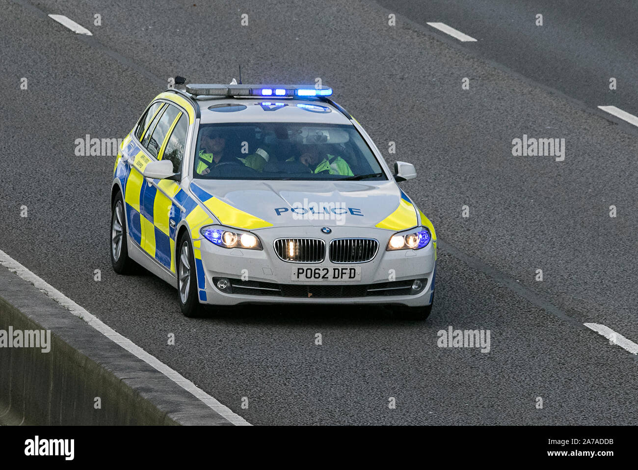 Blue lights flashing sirens hi-res stock photography and images - Alamy