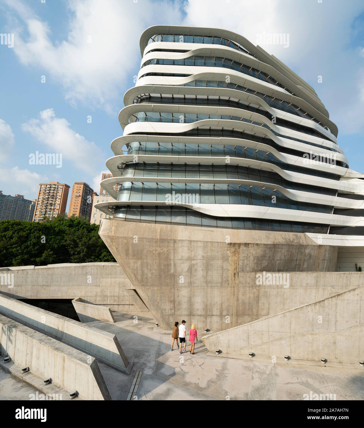 modern architecture of PolyU School of Design Jockey Club Innovation Tower at Hong Kong Polytechnic University, Hong Kong. Architect Zaha Hadid Stock Photo