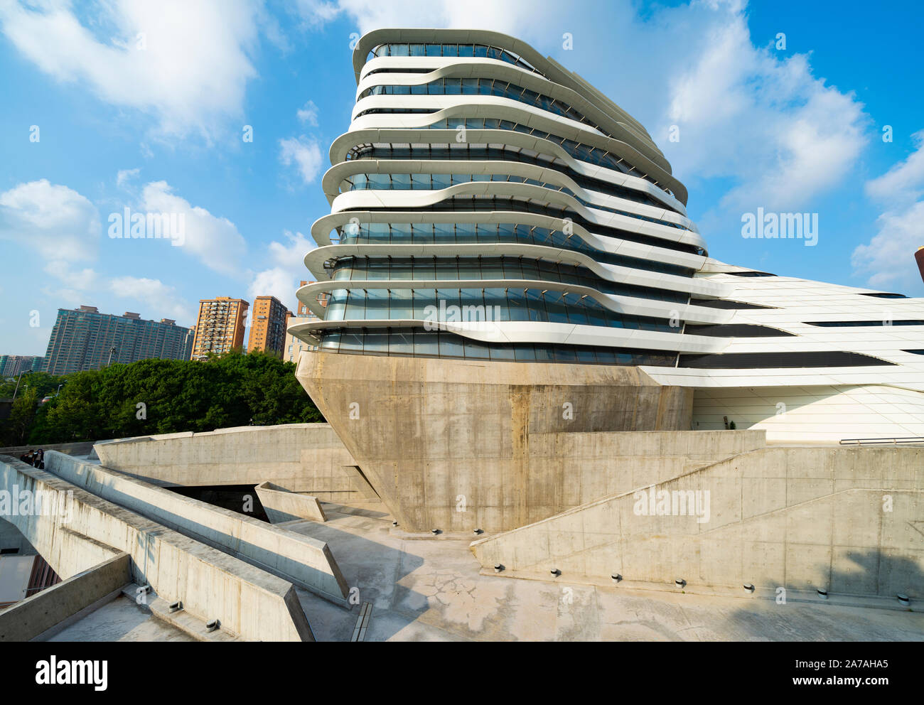 modern architecture of PolyU School of Design Jockey Club Innovation Tower at Hong Kong Polytechnic University, Hong Kong. Architect Zaha Hadid Stock Photo