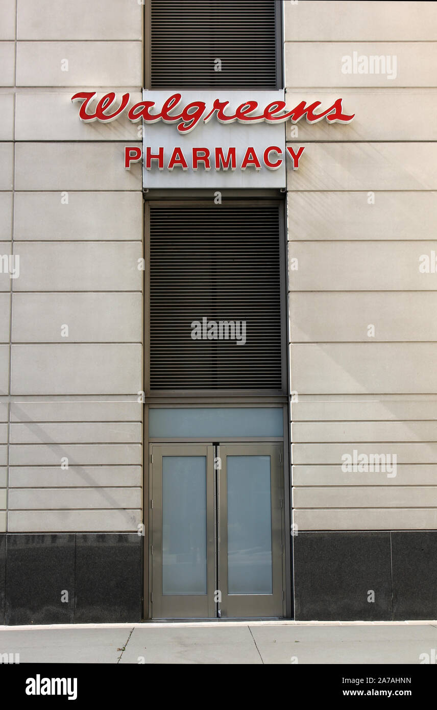 Drug store sign hires stock photography and images Alamy