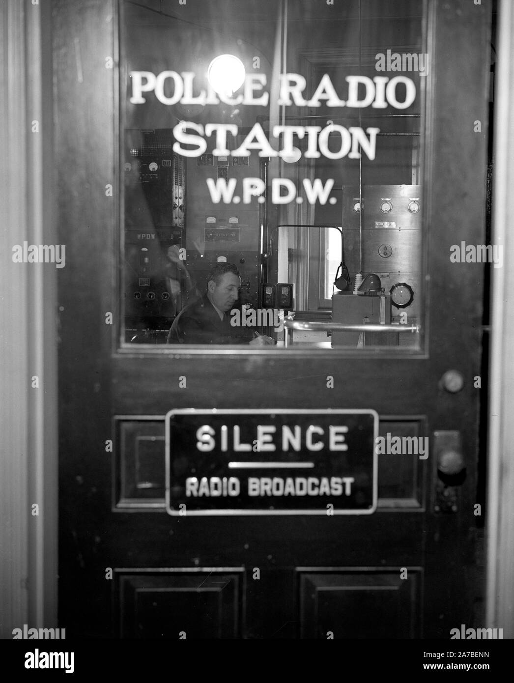 1930s radio station hires stock photography and images Alamy