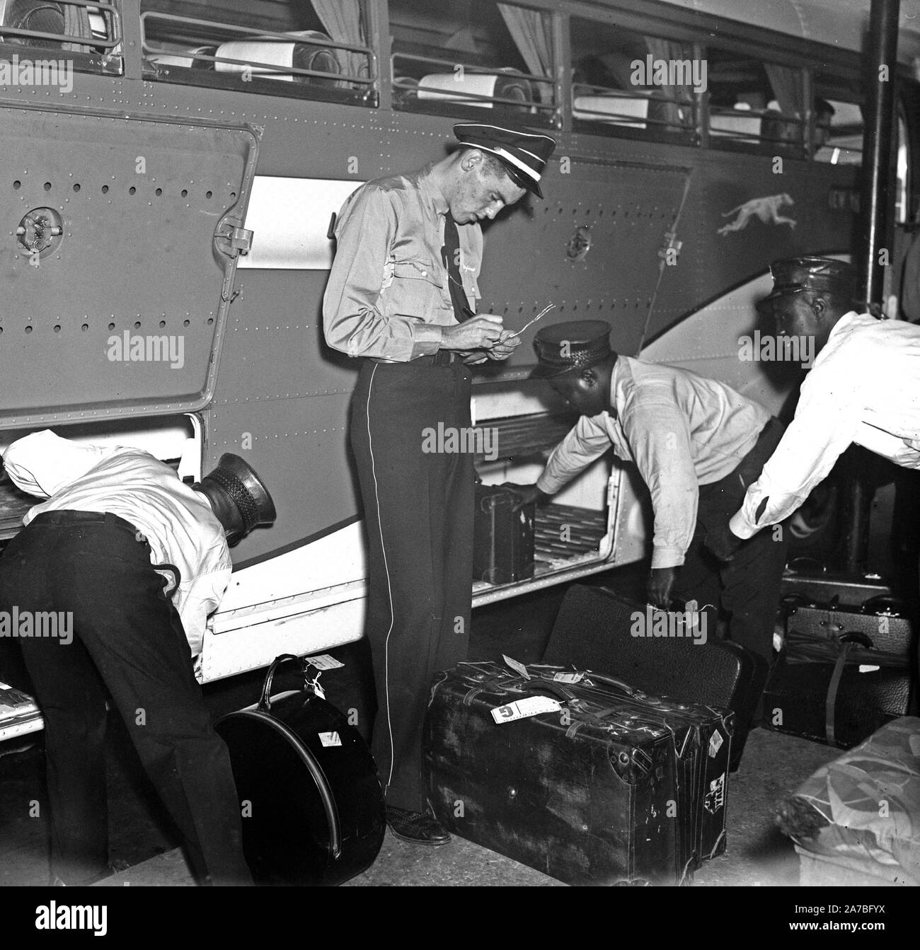 Greyhound bus 1930s hires stock photography and images Alamy