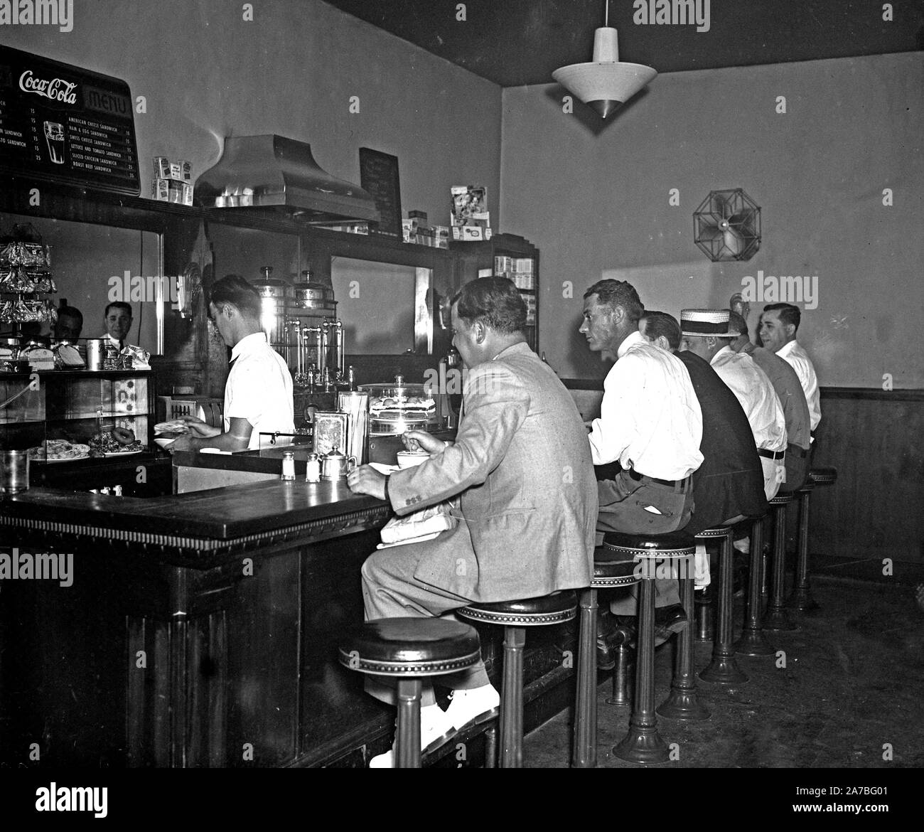 Greyhound bus terminal 1936 hi res stock photography and images alamy