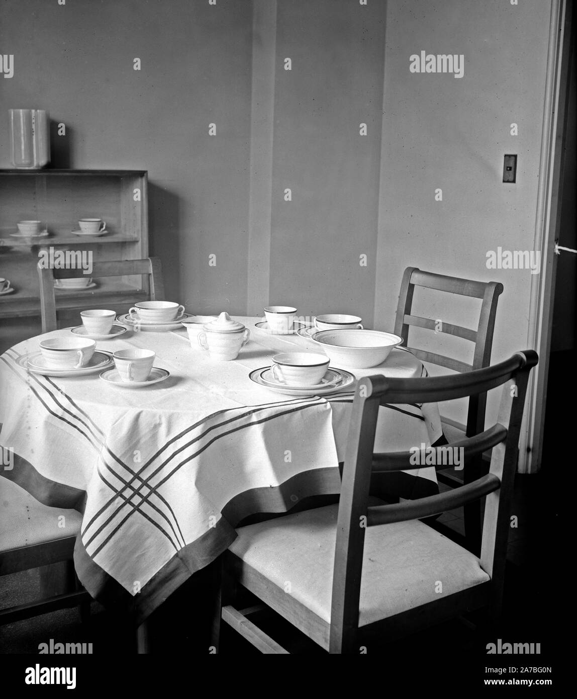 1930s dining room hi-res stock photography and images - Alamy
