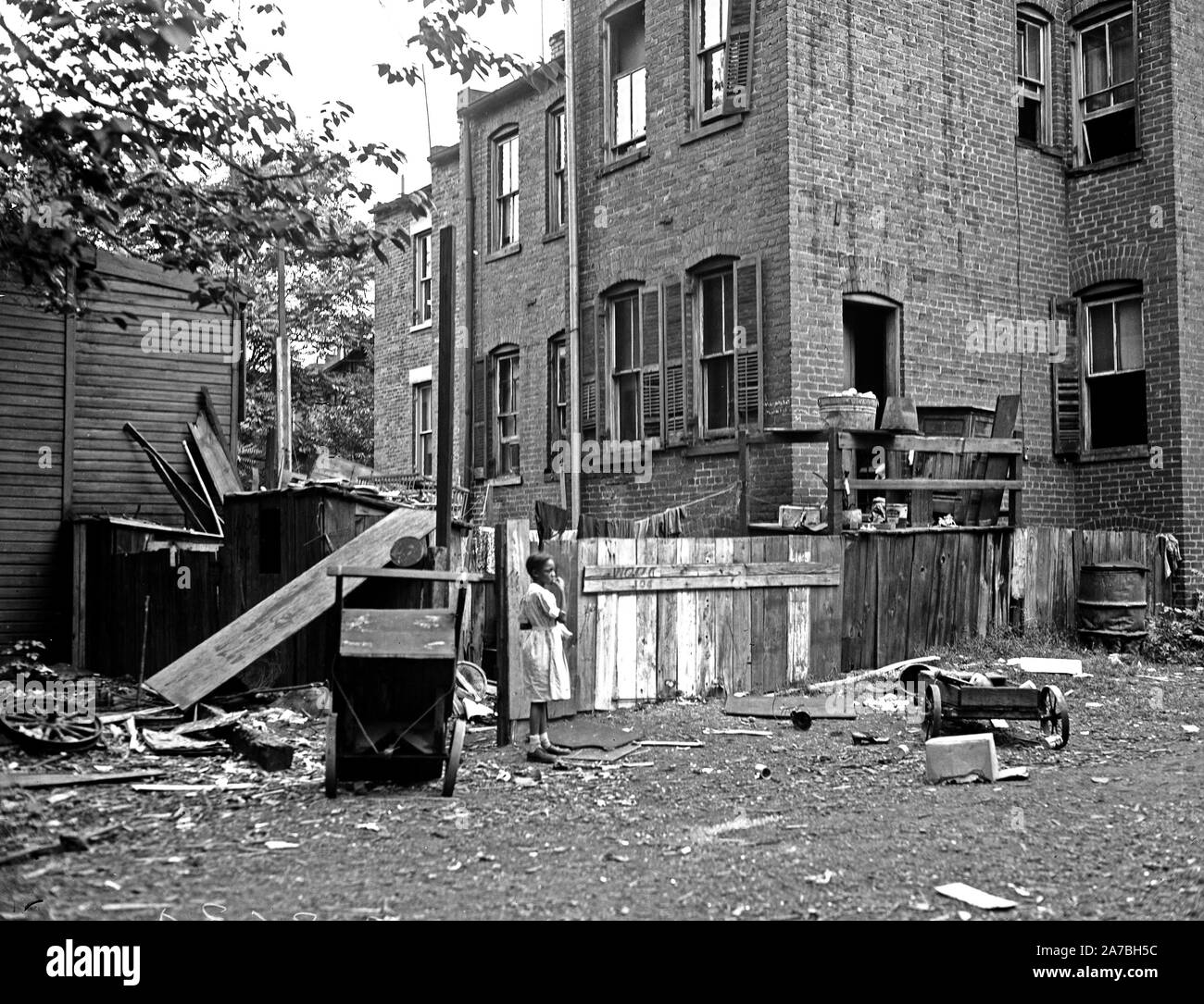 1935 slums Black and White Stock Photos & Images Alamy