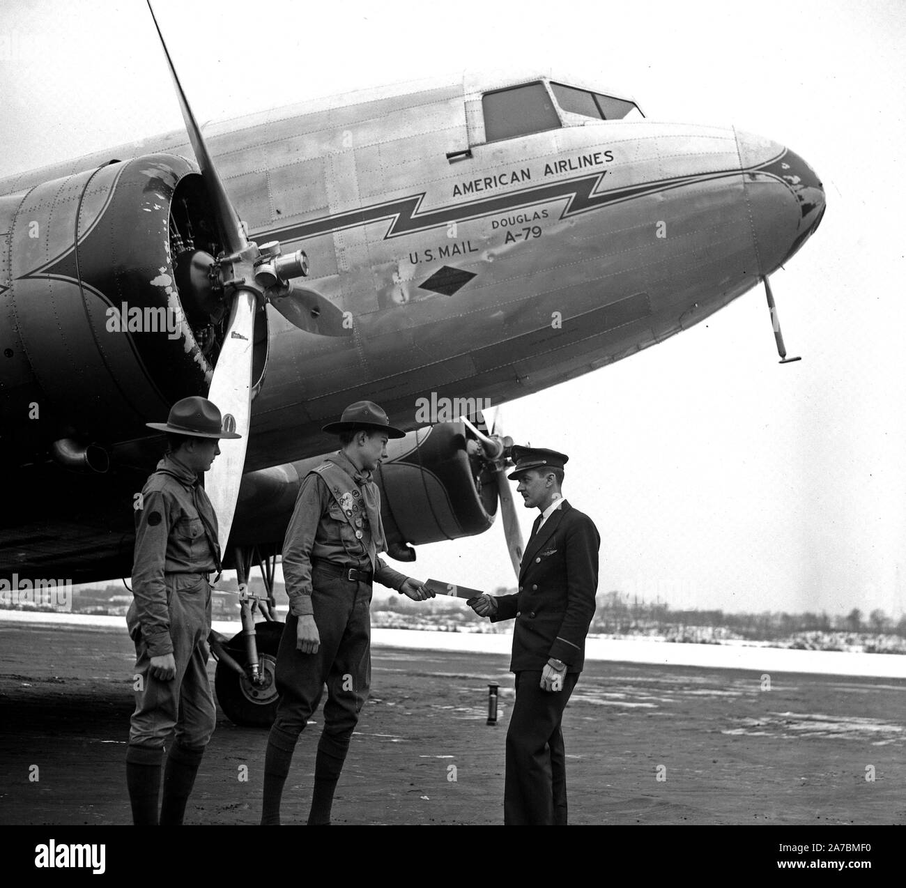 An american airlines plane Black and White Stock Photos & Images Alamy