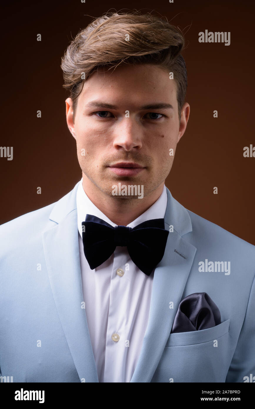 Male model in suit studio shot hi-res stock photography and images - Alamy