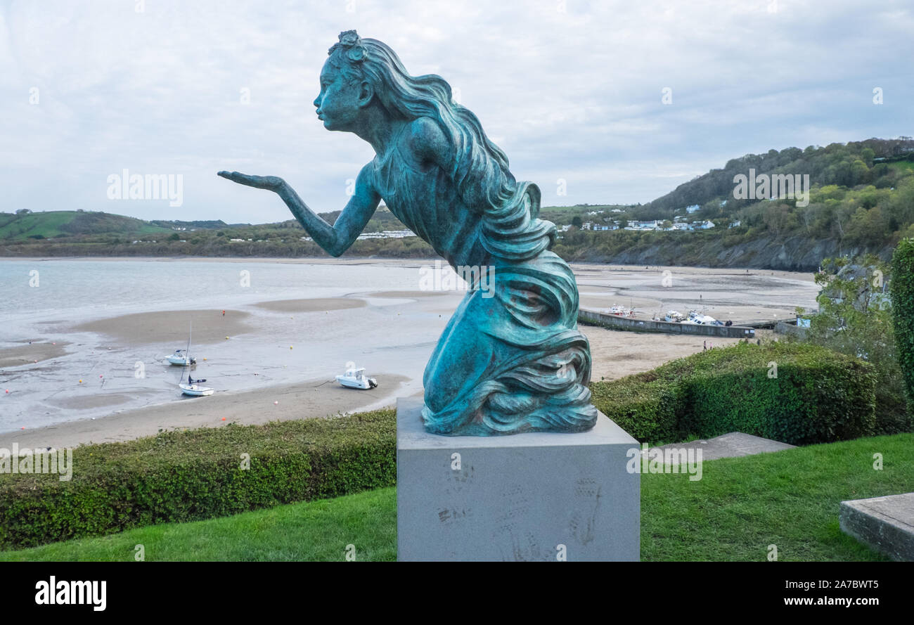 New,Statue,in,NewQuay,New Quay,Newquay,a,popular,fishing,coastal,village,town,popular,for,dolphin,watching,boat,trips,West Wales,Wales,Welsh,UK,GB, Stock Photo
