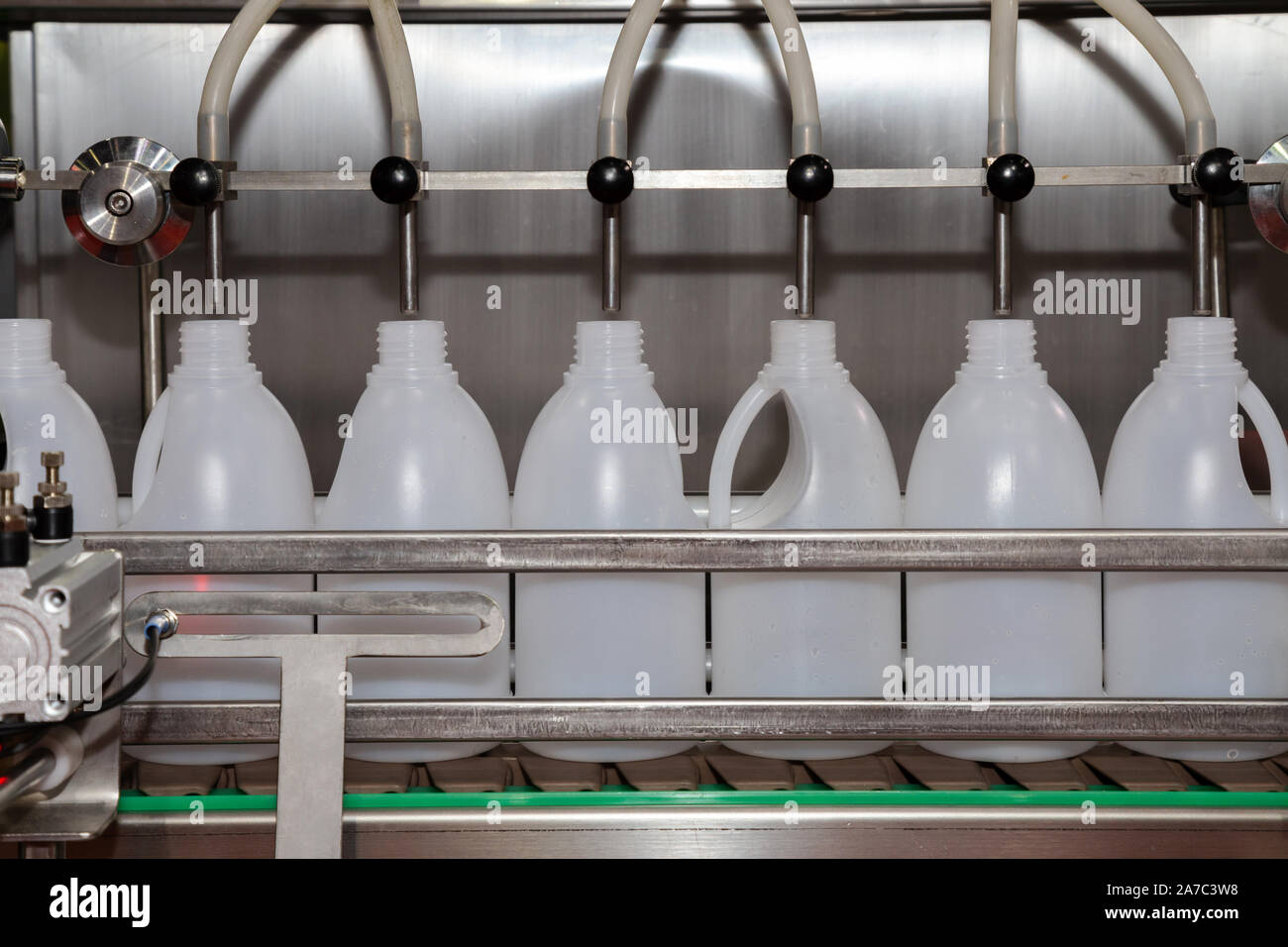 Plastic bottle factory hi-res stock photography and images - Alamy