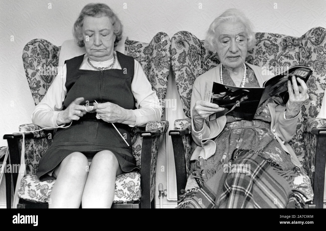 Old peoples home uk hi-res stock photography and images - Alamy
