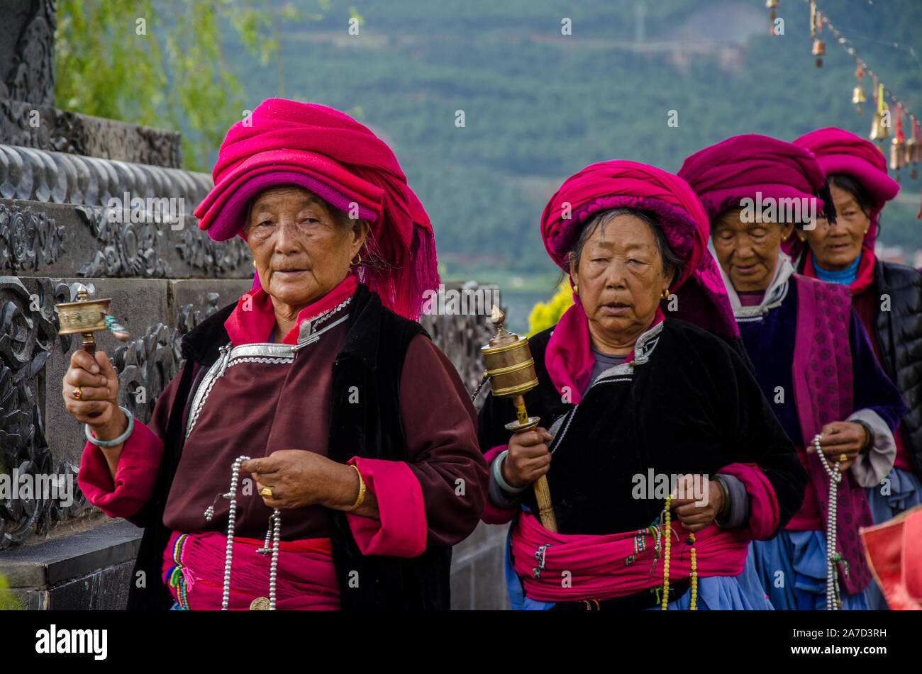 Mosuo women hi-res stock photography and images - Alamy