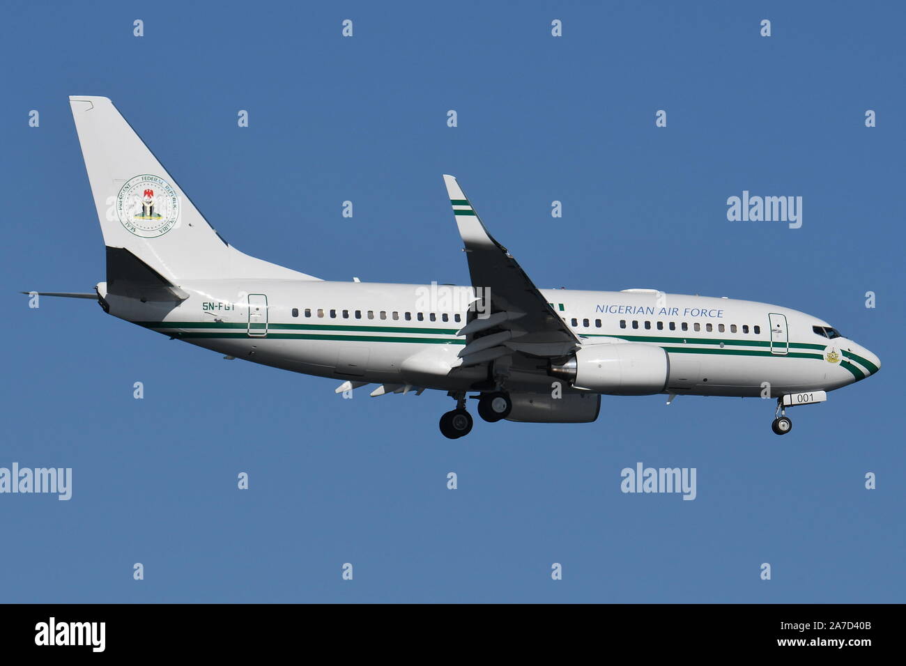 air force 737