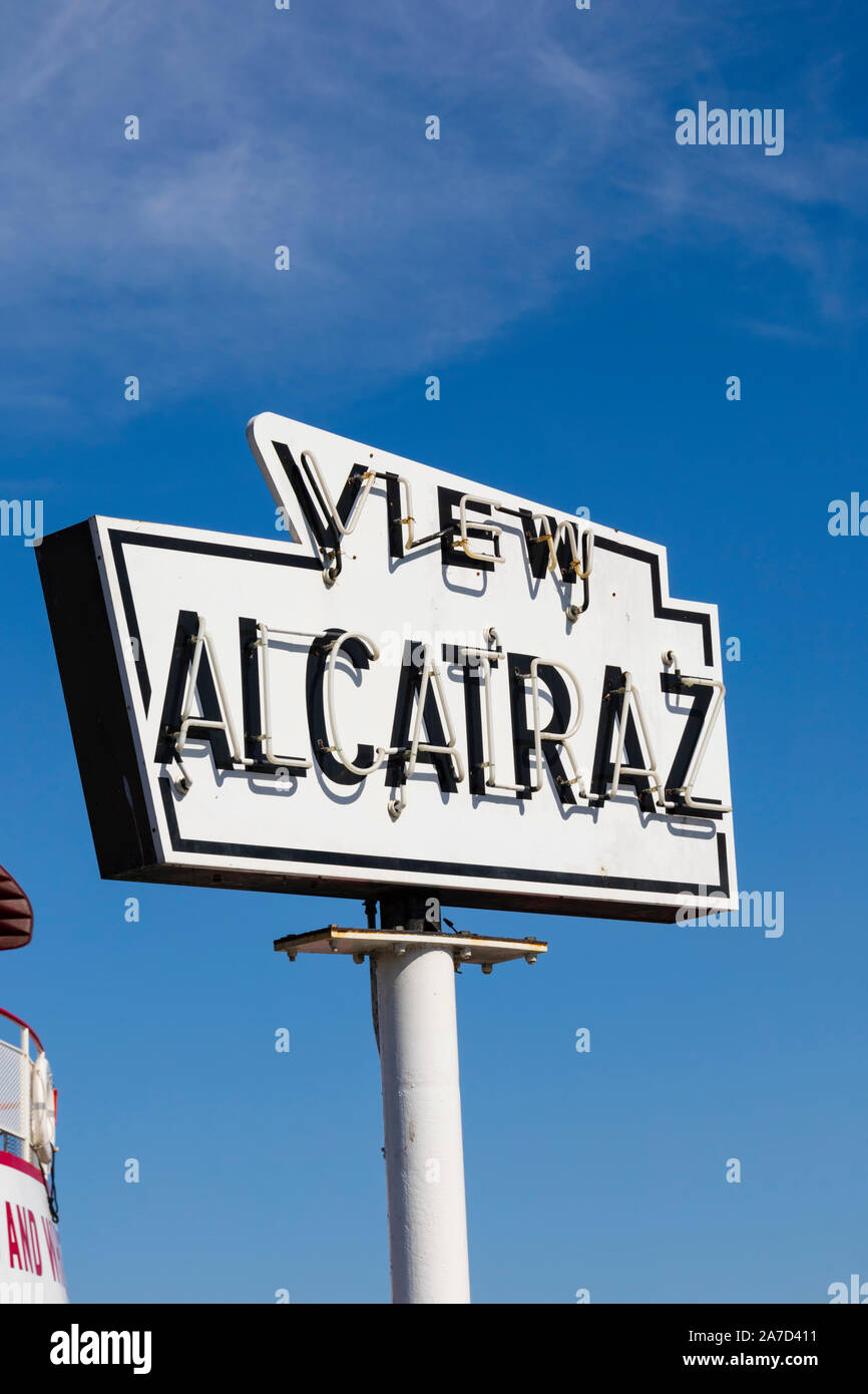 Fishermans wharf alcatraz sign hi-res stock photography and images - Alamy