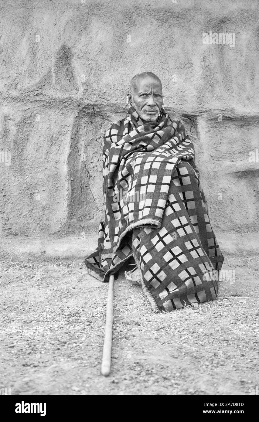 arusha, Tanzania, 7th September 2017: old maasai man resting Stock Photo